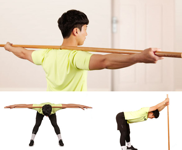 굽은 등 펴주는 목봉 스트레칭 동작