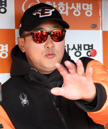 한화이글스 최원호 감독 프로필 나이 고향 학력 경력