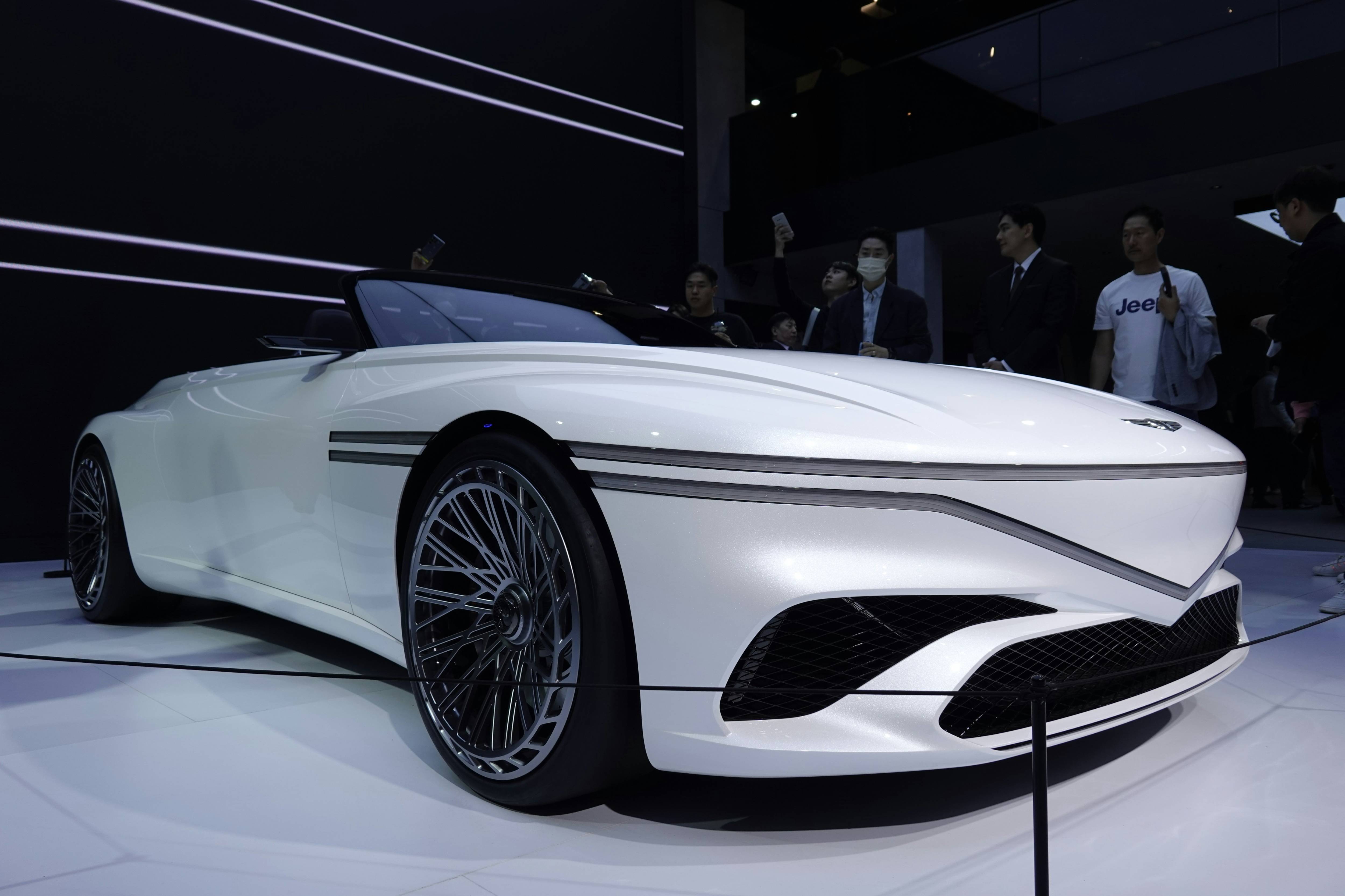 자동차 및 페달 이미지