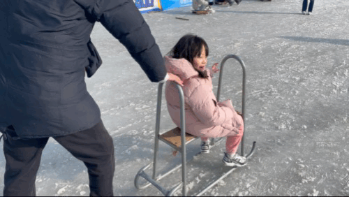 홍천강 꽁꽁 축제 - 얼음 놀이터 큰 썰매 타는 영상