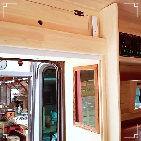 생방송오늘저녁 대둔산 나무 우드 캠핑카 제작 리모델링 공방 제작 의뢰 및 강좌 특강 추천