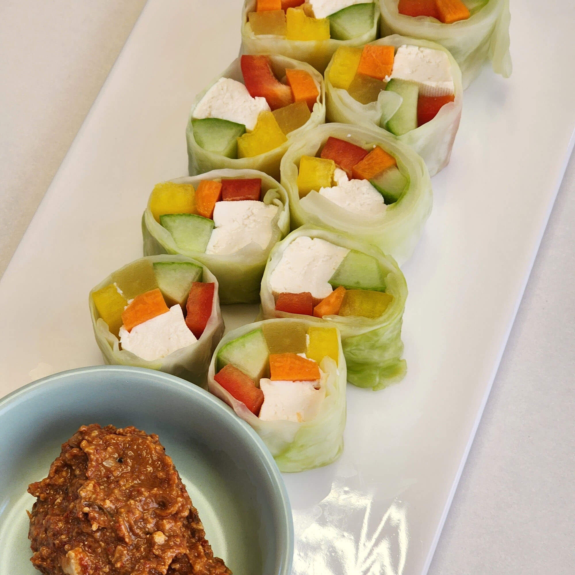 완성된 두부 양배추롤 플레이팅 모습