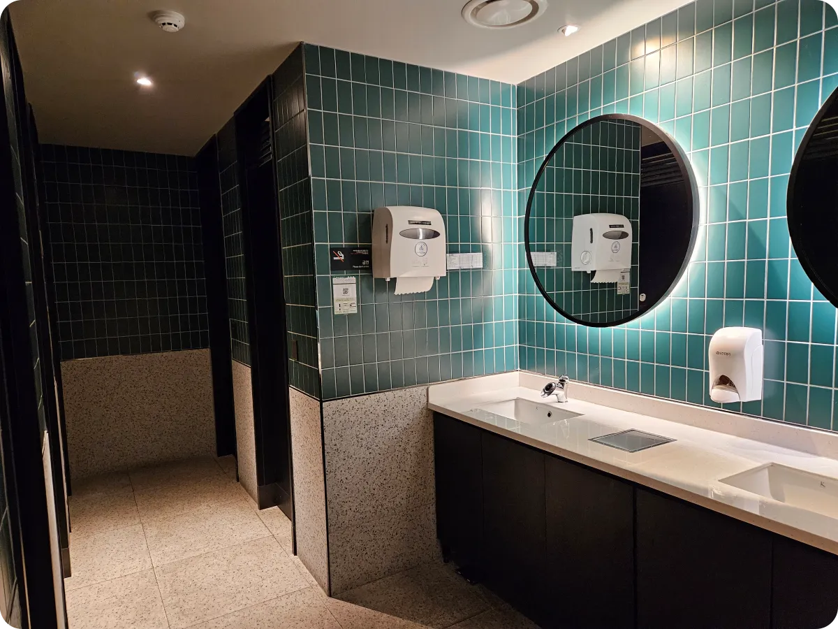 스타벅스-여주남한강DT-3층-깨끗한-여자-화장실