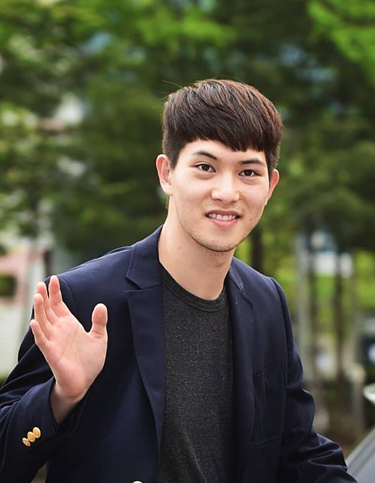 씨엔블루-출신-이종현