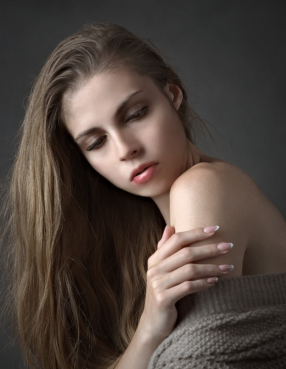 건강한 손톱과 머리카락을 위한 필수 영양소