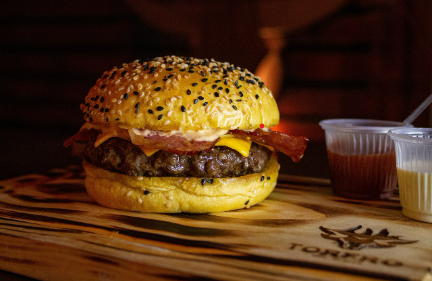 햄버거의 어원과 세계 여행기, 독일 함부르크에서 미국 패스트푸드까지