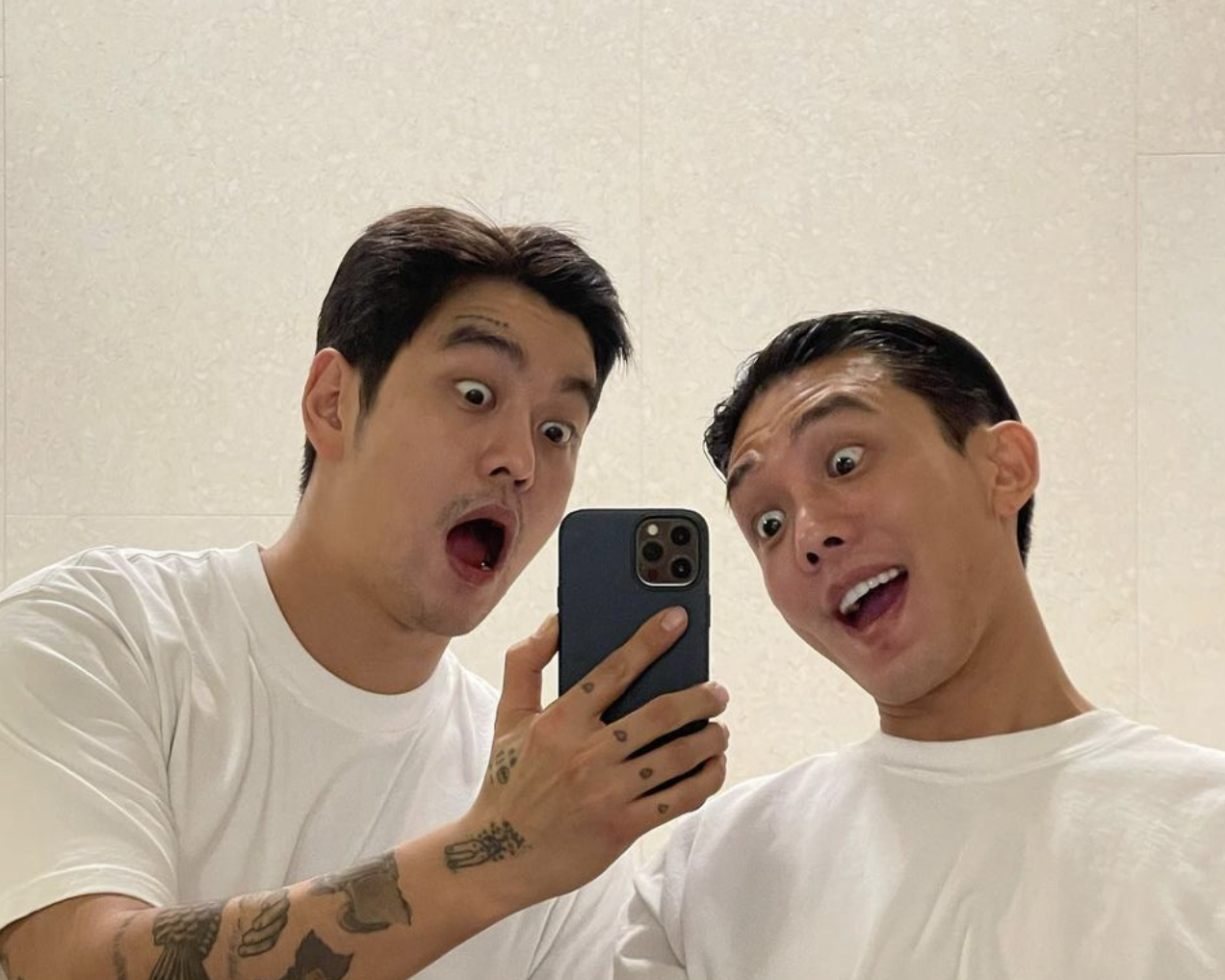 최하늘 유아인 셀카