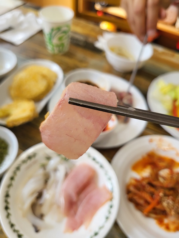 거문도 남강레스토랑 서비스-무늬오징어회, 방어회