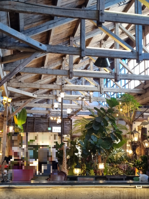 인천 강화도 조양방직 카페: 레트로한 포토존, 음료 할인받는 방법