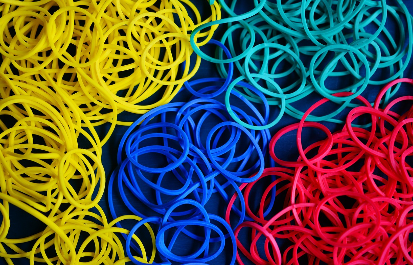 고무줄이 오래 지나면 끊어지는 이유