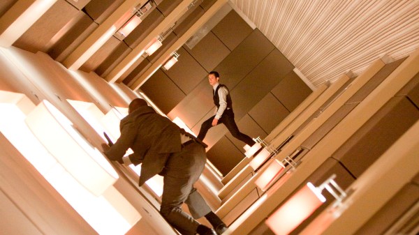 인셉션 영화 속 한 장면