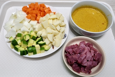 재료 썰어서 준비