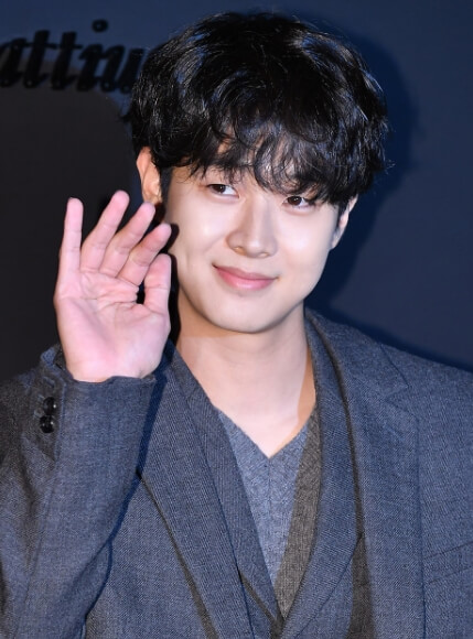 최우식 키