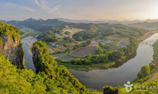 영월 여행 / 영화 '왕과 사는 남자' 촬영지 투어, 10만 인파가 몰린 이유 (청령포&middot;장릉&middot;선돌)