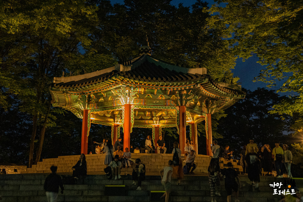 서울 남산타워 팔각정