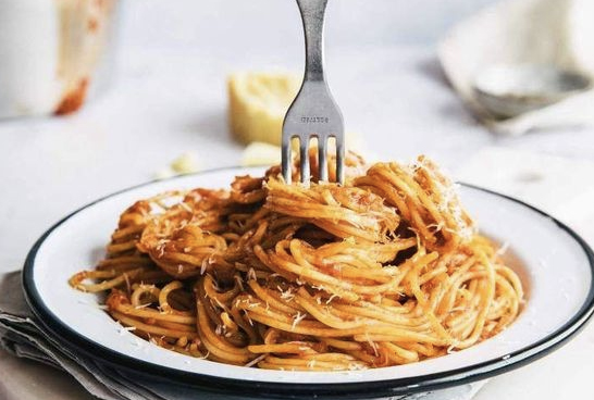 글루텐프리 빵과 케이크 등의 음식의 특징들