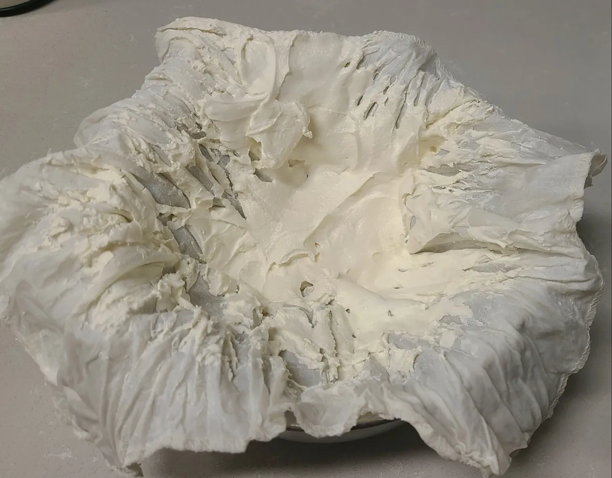 면포에서-만들어진-그릭요거트모습