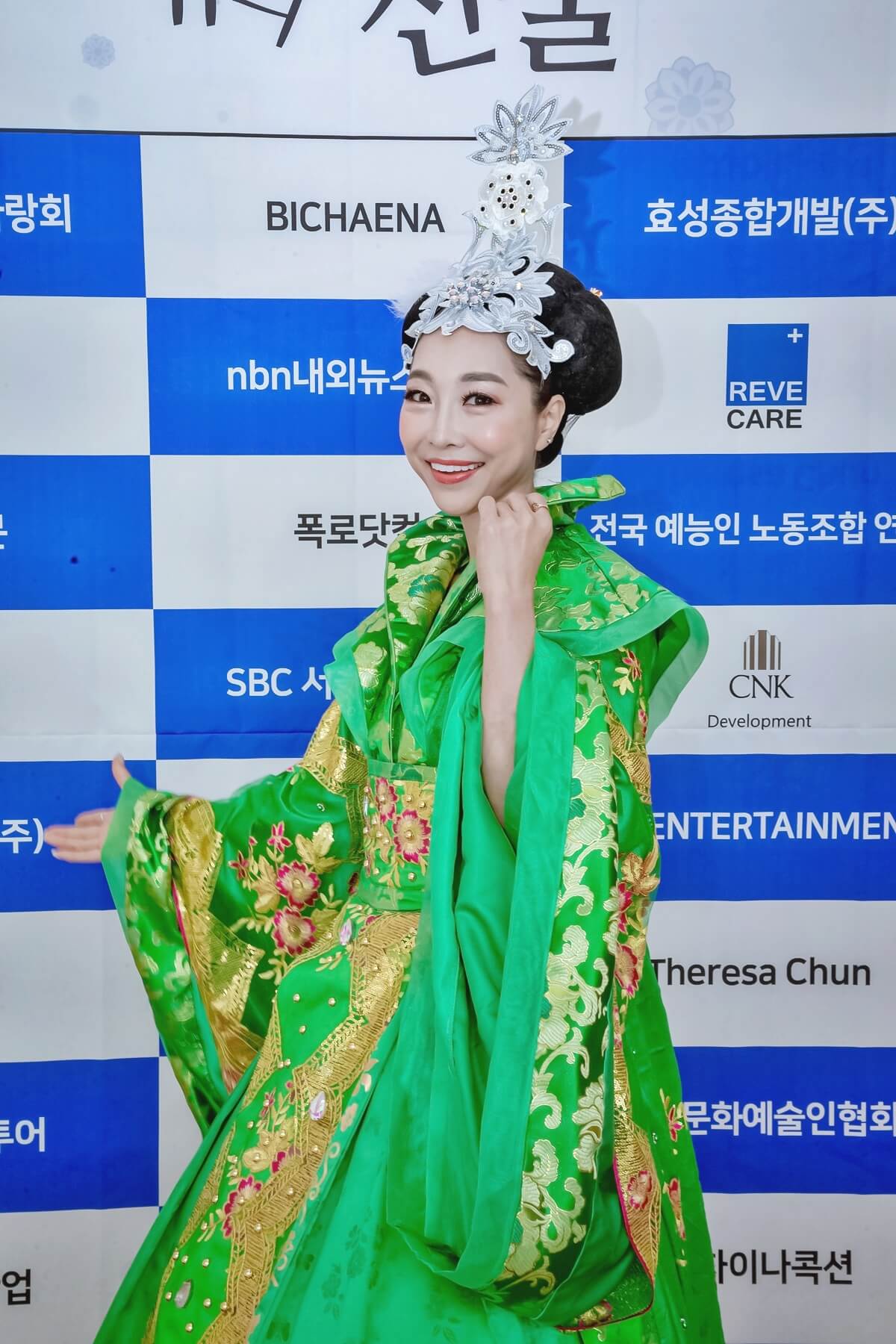 모델 이선율