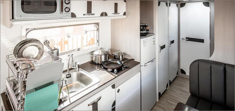 카라반 D존-실내