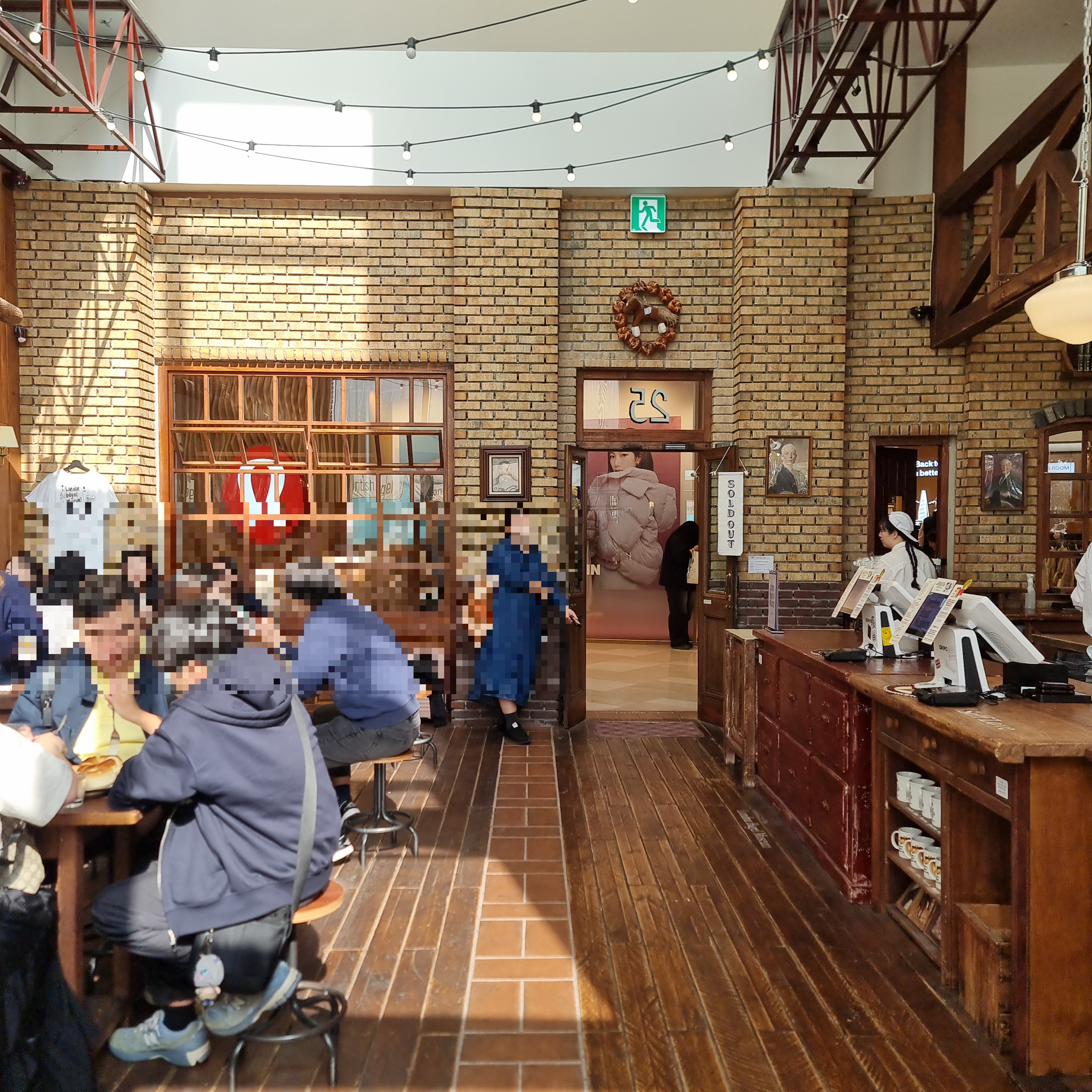 런던 베이글 뮤지엄 잠실점 내부