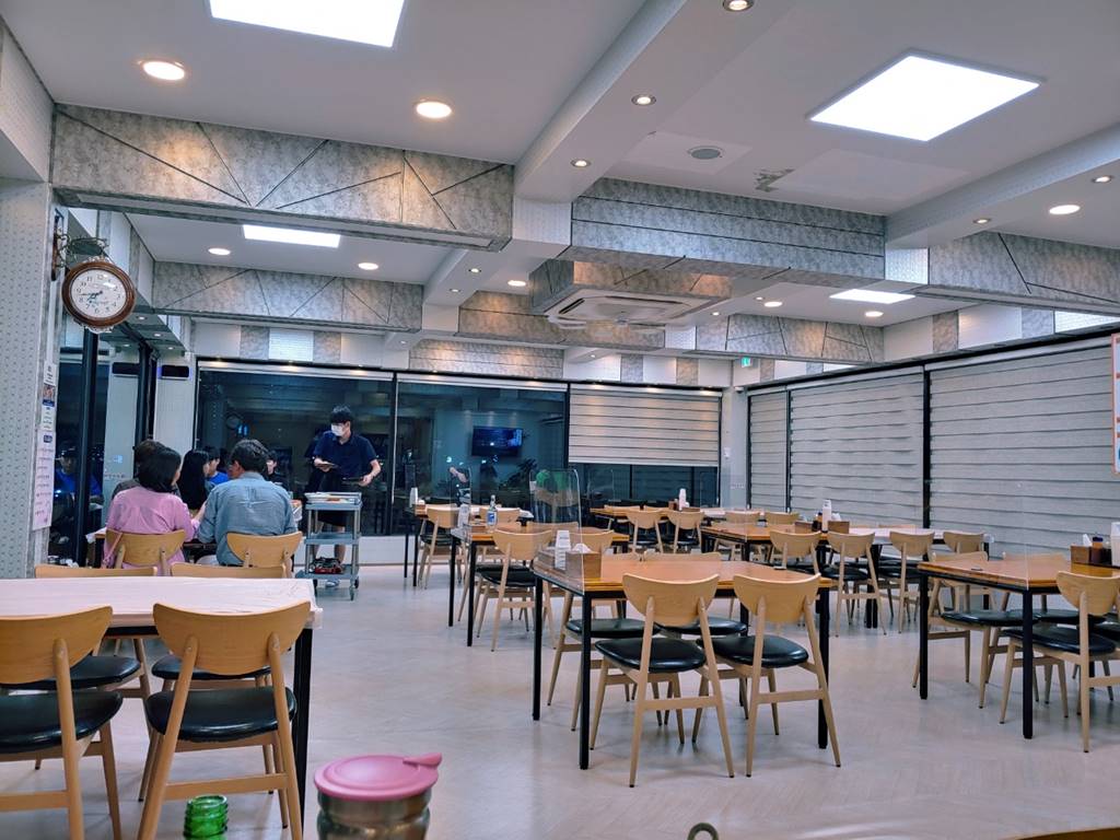 속초대게마을 내부