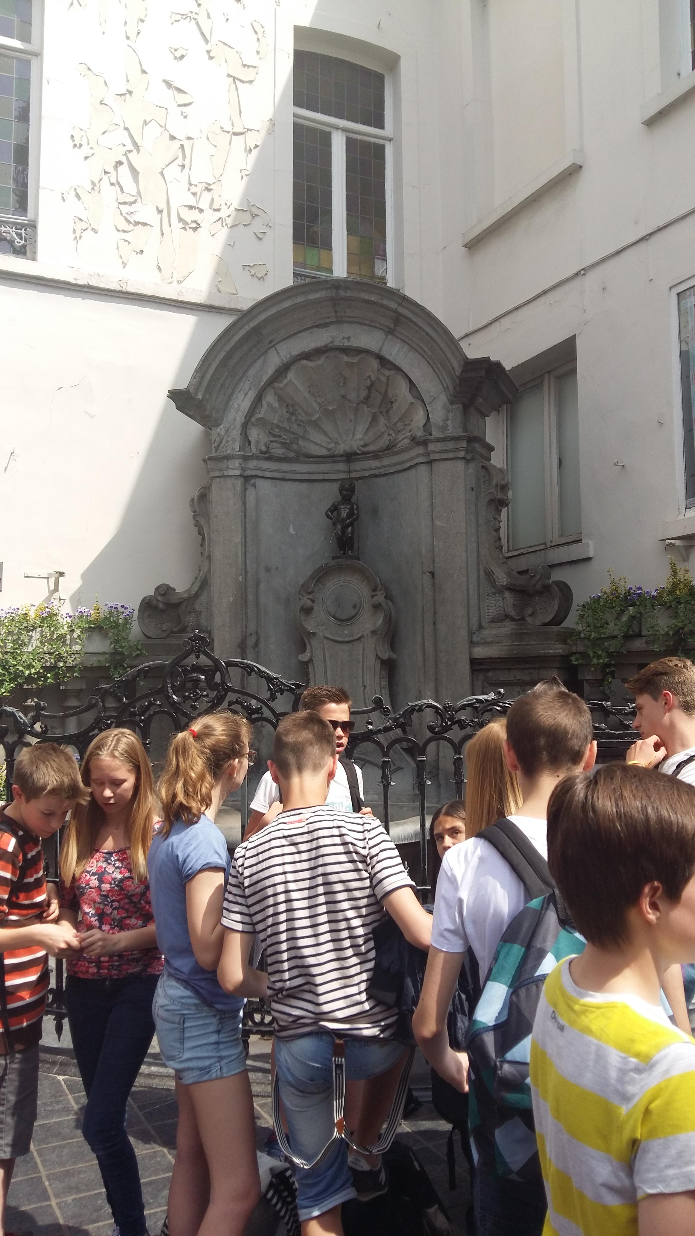 벨기에 브뤼셀 그랑플라스 오줌싸개 동상