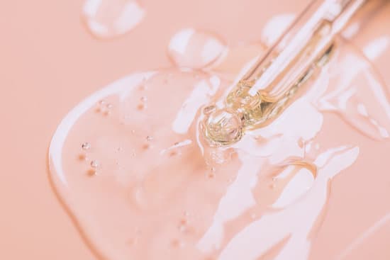 나이아신아마이드(Niacinamide): 피부톤 개선 & 피지 조절