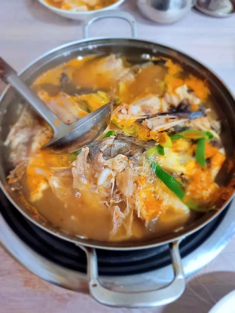 토요일은 밥이좋아 아침식사 가능한 물메기탕 꼼치탕 소고기뭇국 맛있는 식당 군산 리얼 현지인 맛집 추천 토밥즈 방송정보