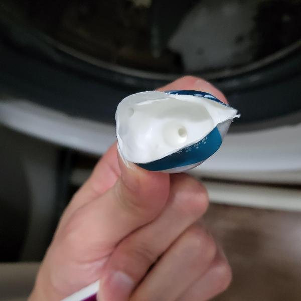 남은-치약-으로-고무패킹-청소