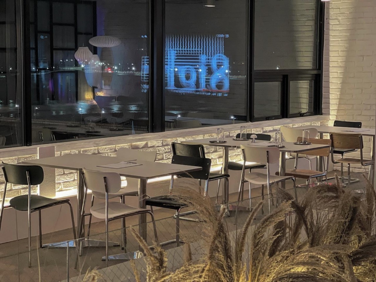 충남 공주 에잇플로