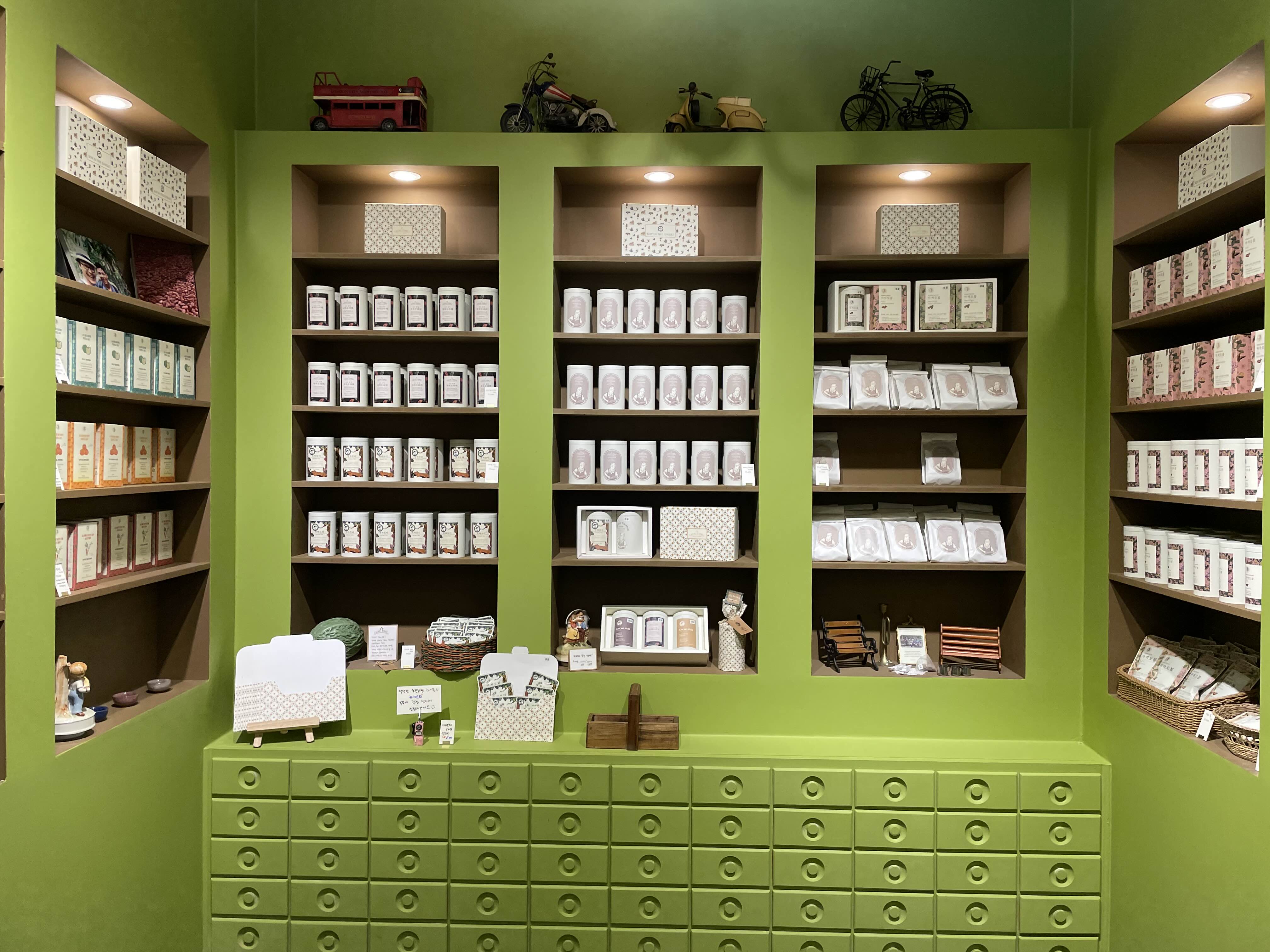 제품진열된 사진