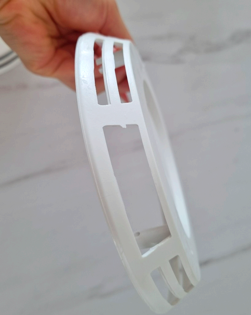 깨진환기구뚜껑