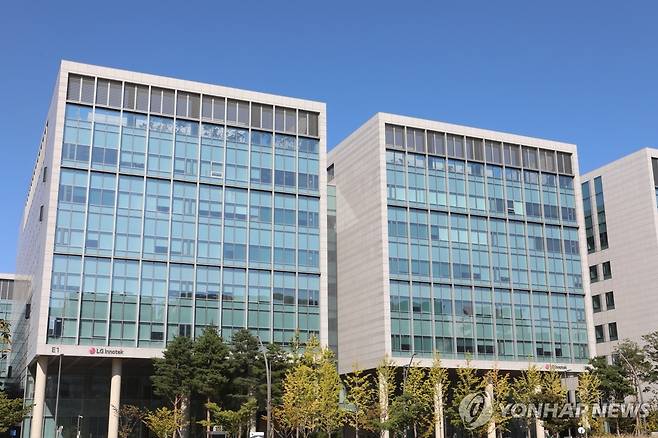 LG이노텍, 3분기 영업이익 2037억 고부가 카메라 모듈이 큰 역할