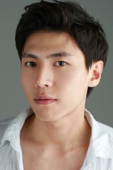 배우 송재희 프로필 사진 &ndash; 드라마 해를 품은 달로 주목받은 송재희