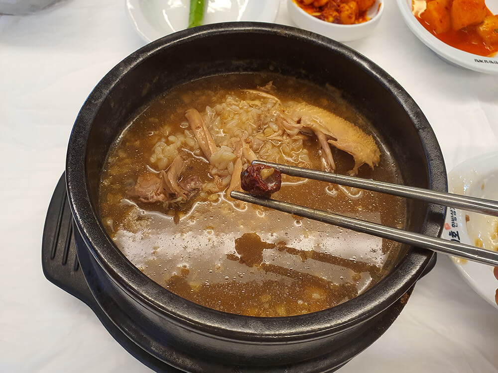 지호 흑마늘한방삼계탕9
