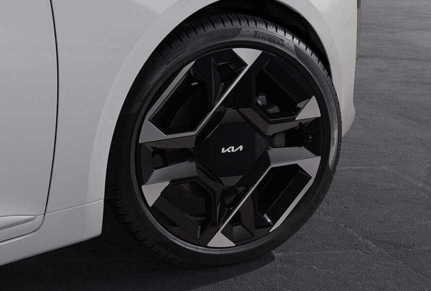 2025 기아 K8 하이브리드 완벽 정리 – 연비, 트림, 가격, 경쟁 모델 비교까지!