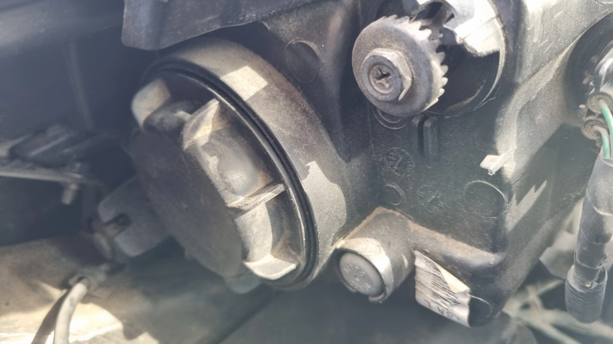 상향등 전구 교체 완료 모습