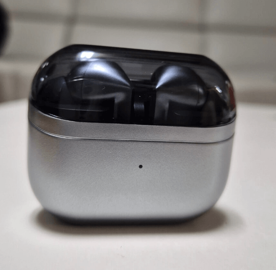 갤럭시 버즈 3 프로 충전 케이스 앞