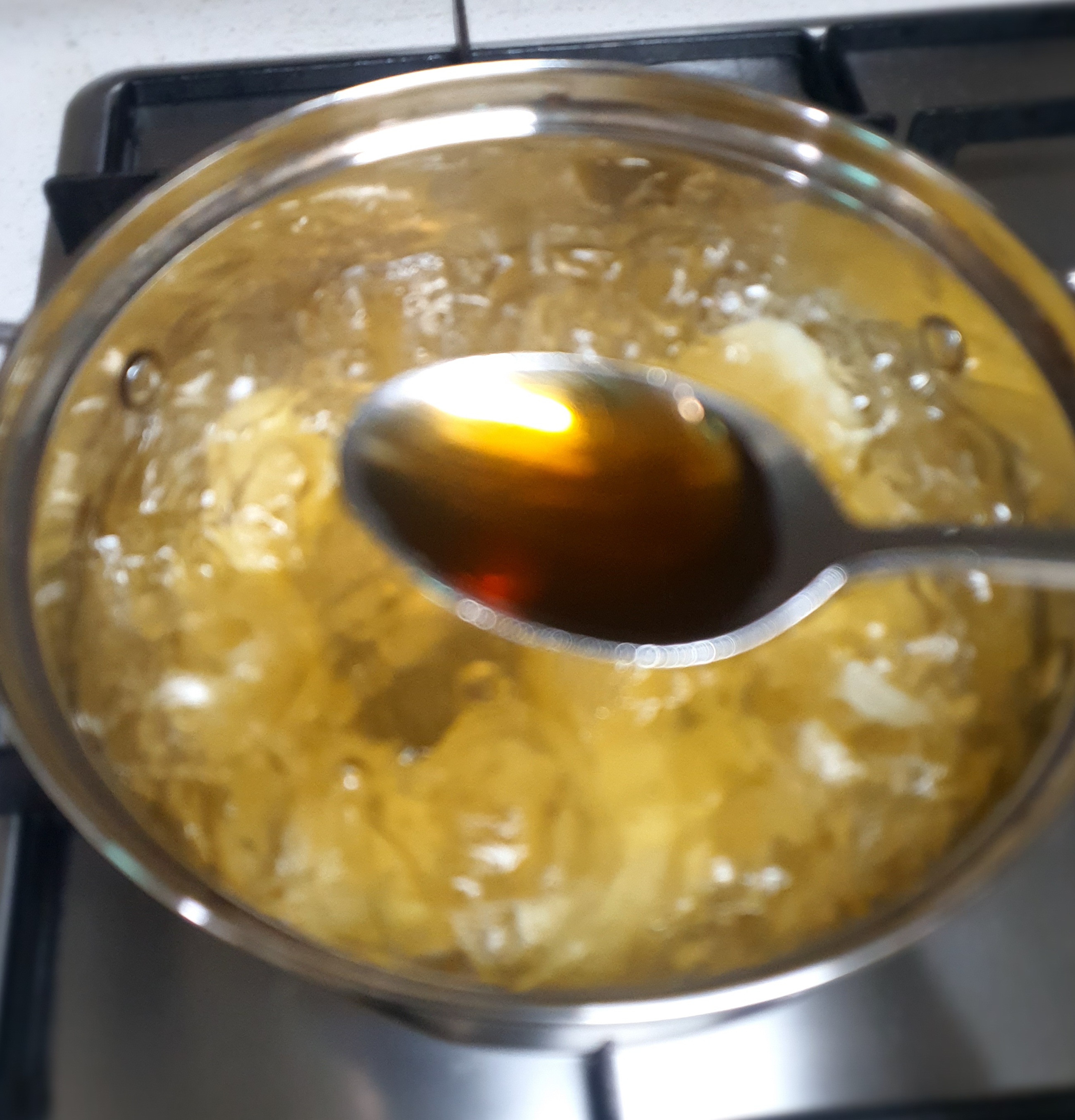 액젓은-감칠맛을-더합니다.