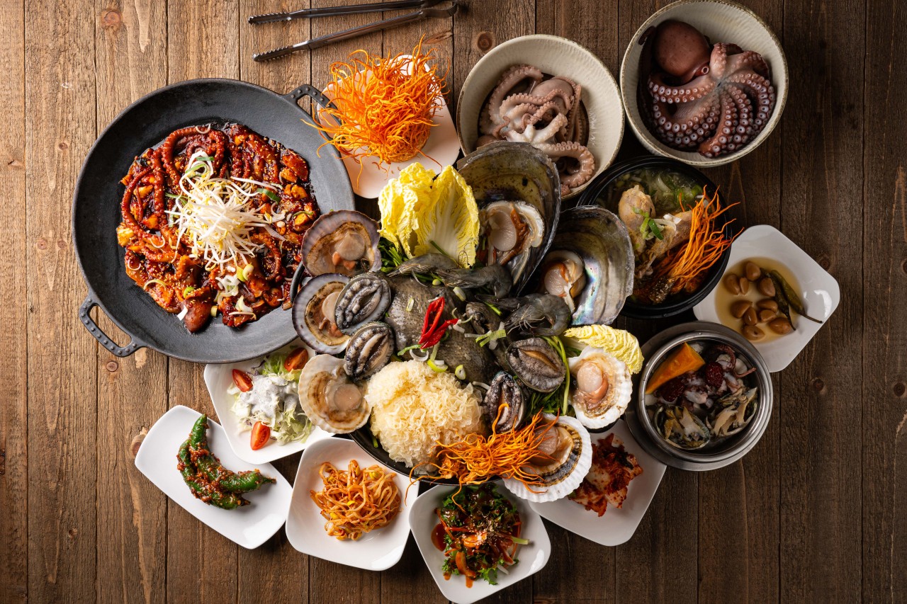 고수의부엌 해신탕 묵은지 등갈비찜