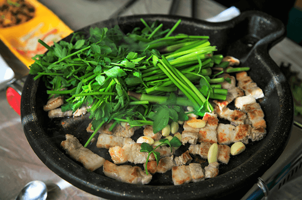 원동 미나리축제