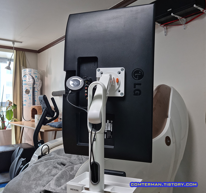 더함 MS11-231L-W 모니터 스탠드 피벗 기능