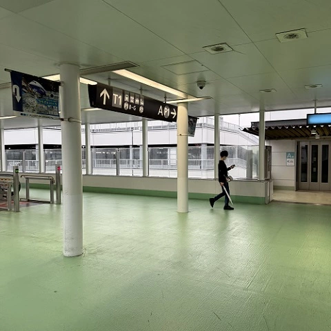 나고야 공항 T1 가는 통로