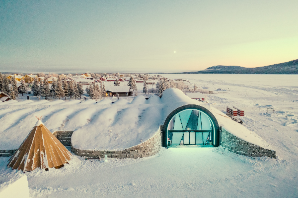 ICEHOTEL, Jukkasj&auml;rvi (사진 출처: Outdooractive)