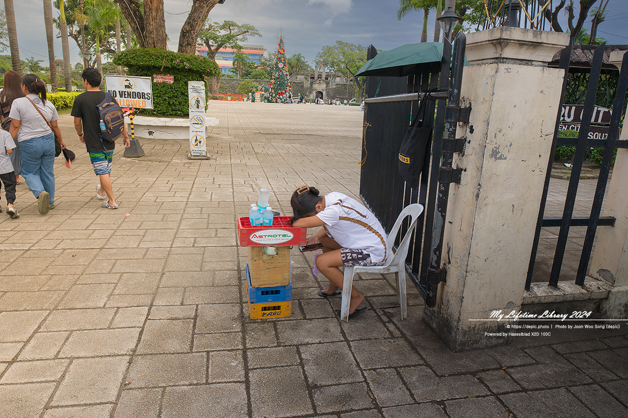 필리핀 세부 필리피노 사람들 거리 골목 시장