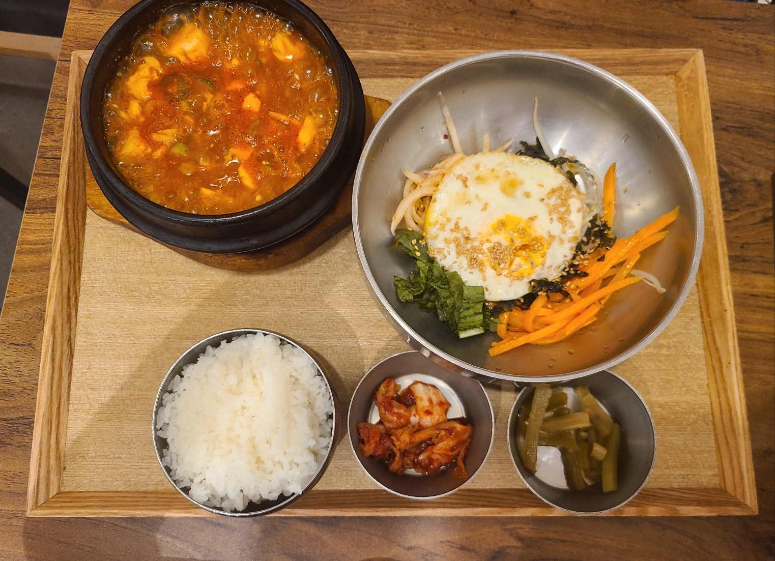 라온 롯데백화점 창원점 순두부비빔밥