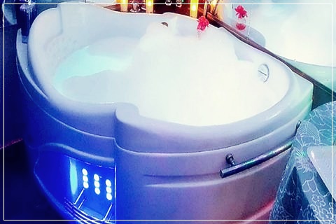 원형 모양의 스파 시설