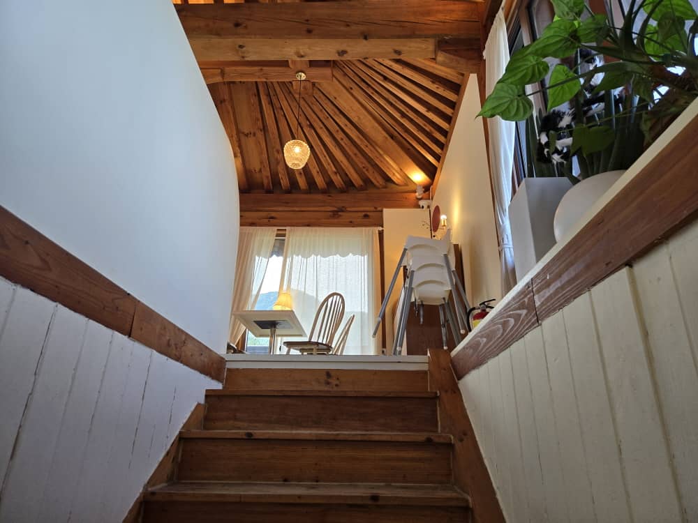 가평 고요재 2층