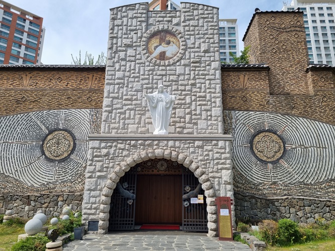 당고개 순교성지 성당