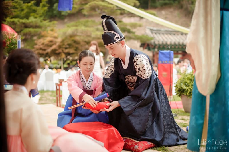 한국 전통 혼례: 의식, 절차, 그리고 혼례악